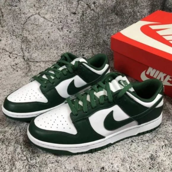 Nike Dunk Low Sneakers - Picture 6 of 7